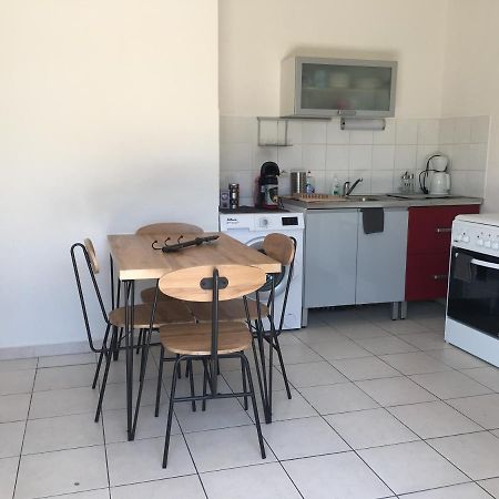 Proche Narbonne - AUDE 11- Saint pierre la Mer - ravissant pavillon plain pied F2- vaste terrasse - résidence avec piscine à 800M de la plage -Climatisé- parking privé - wifi gratuit Saint-Pierre-la-Mer (Aude) Exterior foto